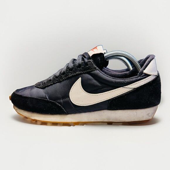 Nike Daybreak Waffle Trainers Womens‎ Size 7.5 Black White Shoes Retro Classic - Picture 1 of 8